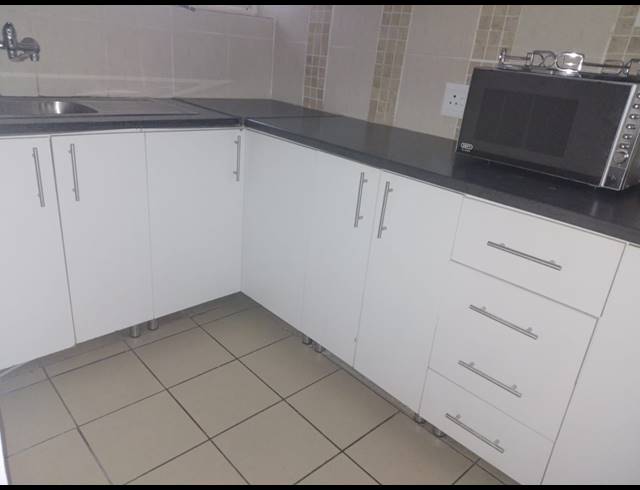 2.5 BEDROOM FLAT FOR SALE IN GLENWOOD